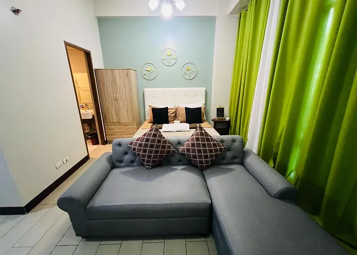 Two Palm Tree - 1o With Balcony - Across Terminal 3 Airport Apartment *